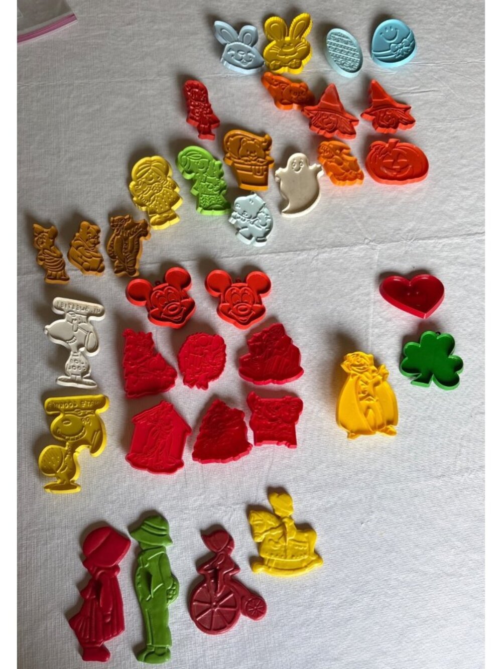 Hallmark American Greetings Disney Cookie Cutters Lot of 35 Vintage Plastic